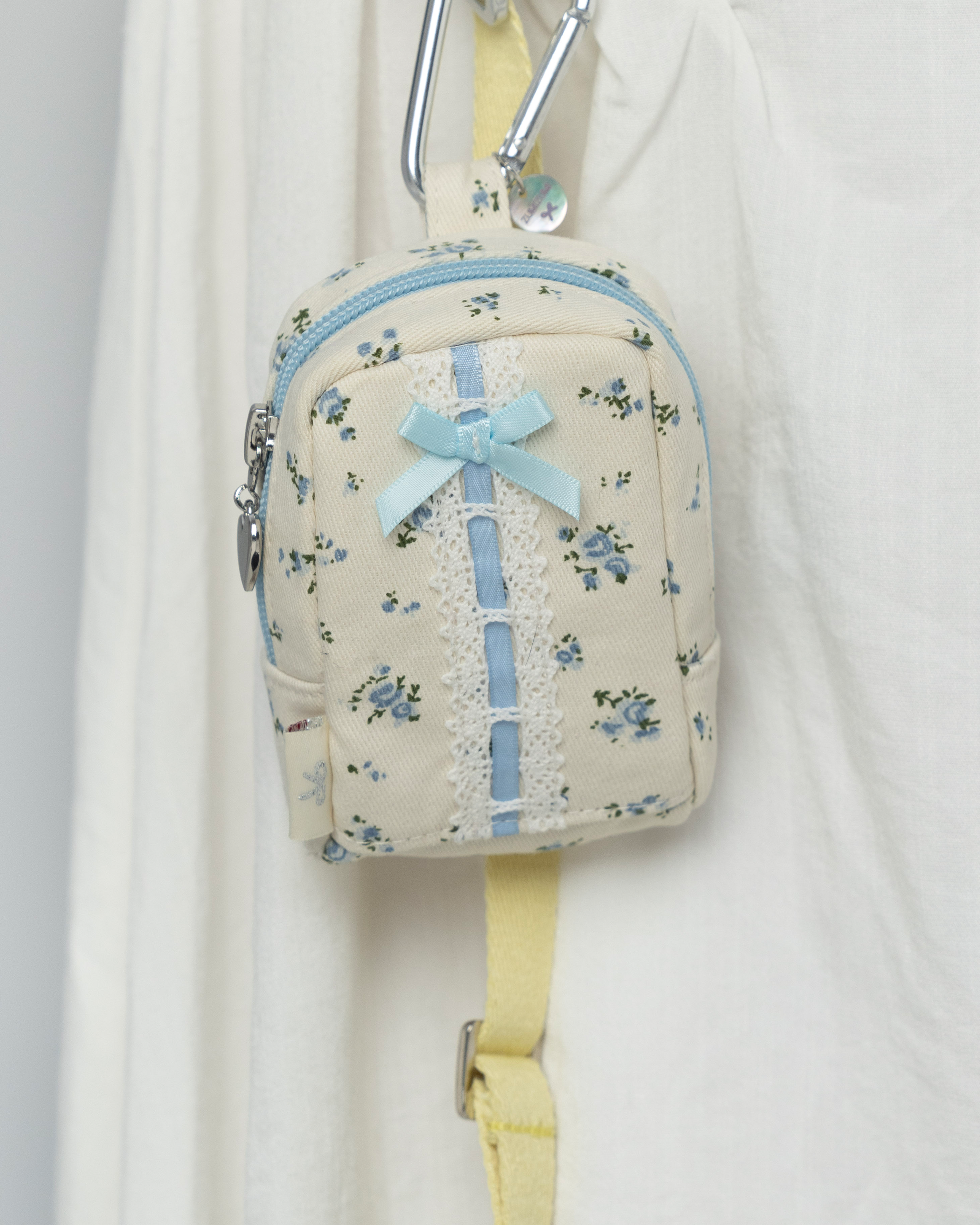Walking Pouch -- Floral